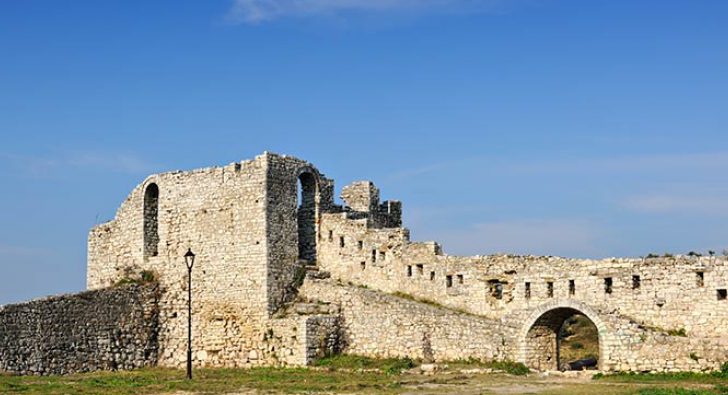Kalaja e Karosit në Qeparo, destinacion historik dhe turistik për t'u  vizituar