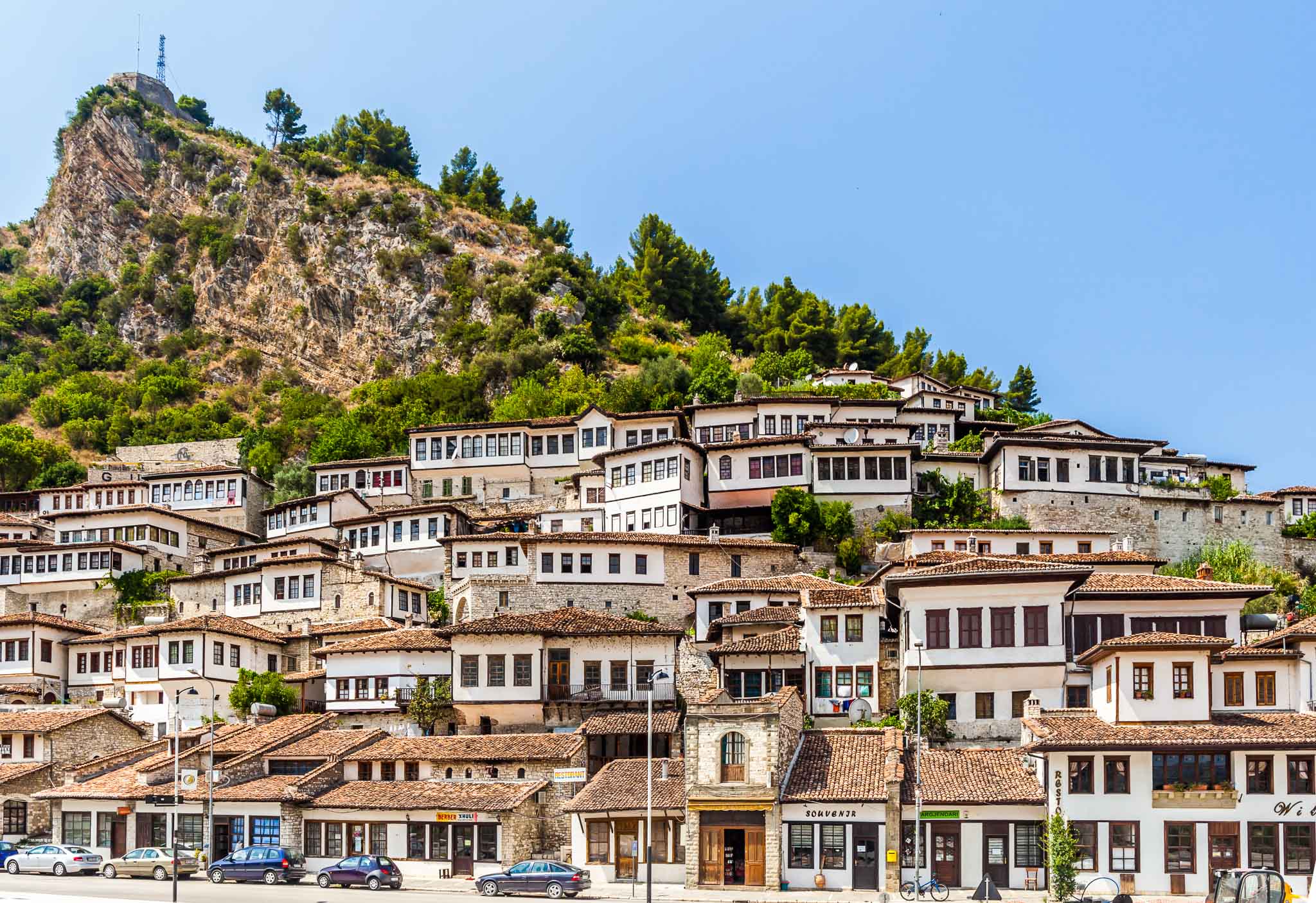 , Berati 12 vjet në UNESCO, qyteti i “një mbi një dritareve”, tashmë destinacion turistik për vizitorët nga e gjithë bota